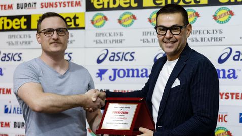  Бленджини и волейболните герои от международното обраха премиите за месец септември 