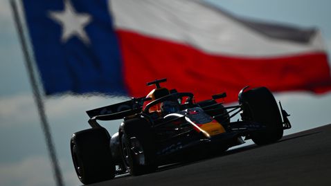  Верстапен победи дуото на Макларън и сграбчи полпозишъна за спринта в Остин 