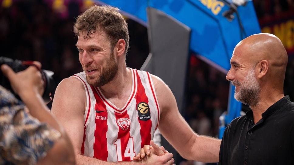 Везенков MVP на кръга в Евролигата, все по-близо до престижен рекорд