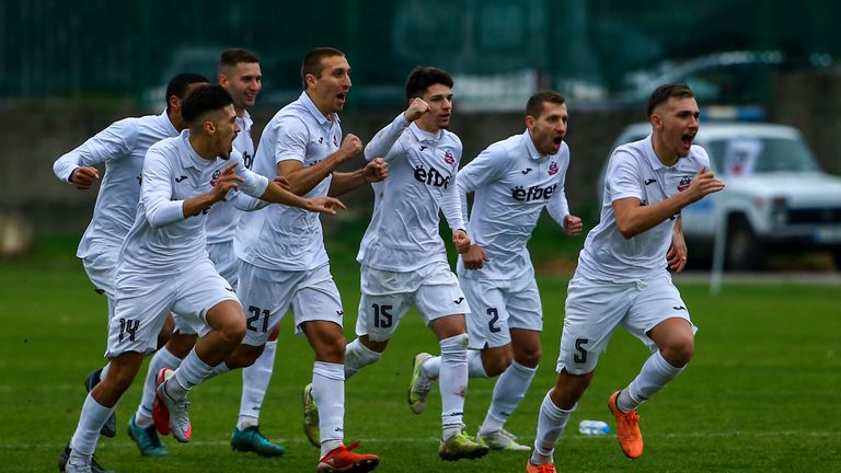  Монтана 2:1 Миньор (Перник), червен картон за 