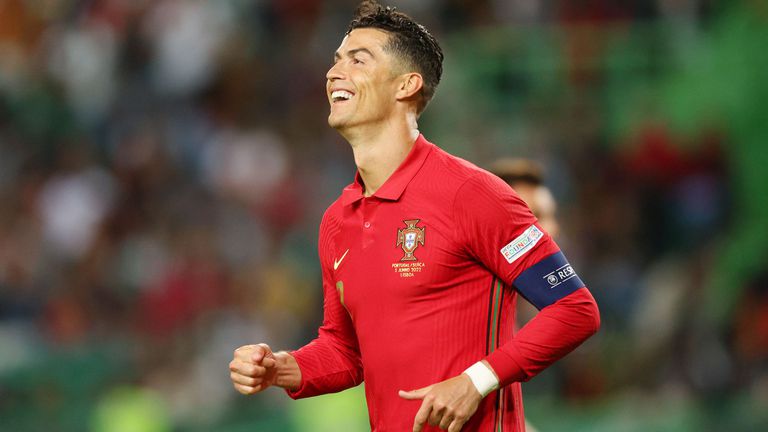 Звездата на Португалия Кристиано Роналдо е носител на редица рекорди