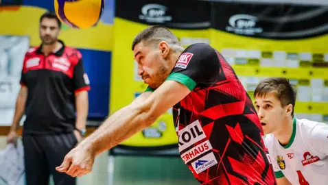 Шампионите от Нефтохимик излизат и без контузения Стефан Иванов срещу ЦСКА