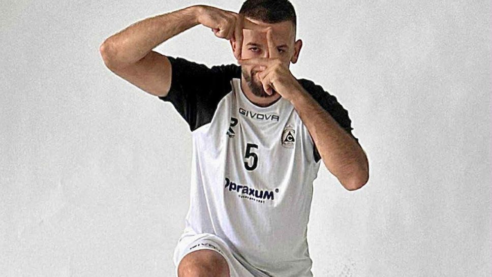 Волейболистите на Славия надиграха като гости Черно море Варна с