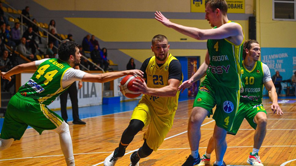 Левски развали дебюта на Барчовски в Шумен за първата си победа за сезона