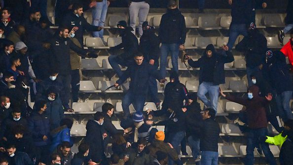 Бой по трибуните прекрати мача за Купата на Франция между ФК Париж и Лион