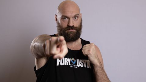 Тайсън Фюри се закани да прекрати кариерата на Усик