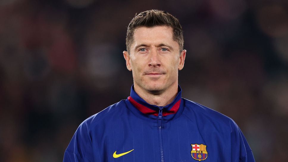 Нападателят на БарселонаРоберт Левандовски е в напреднали преговори с клуб