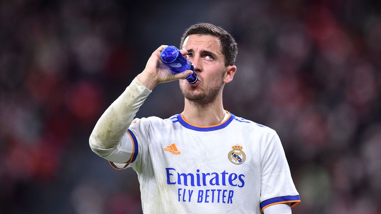  Реал приел оферта за Азар, само че той изрично отказал прехвърлянето 