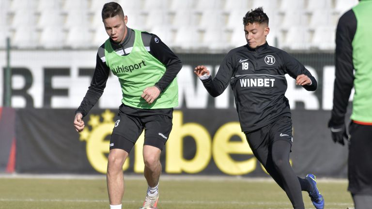  Локомотив (Пловдив) се наложи над дубъла си 