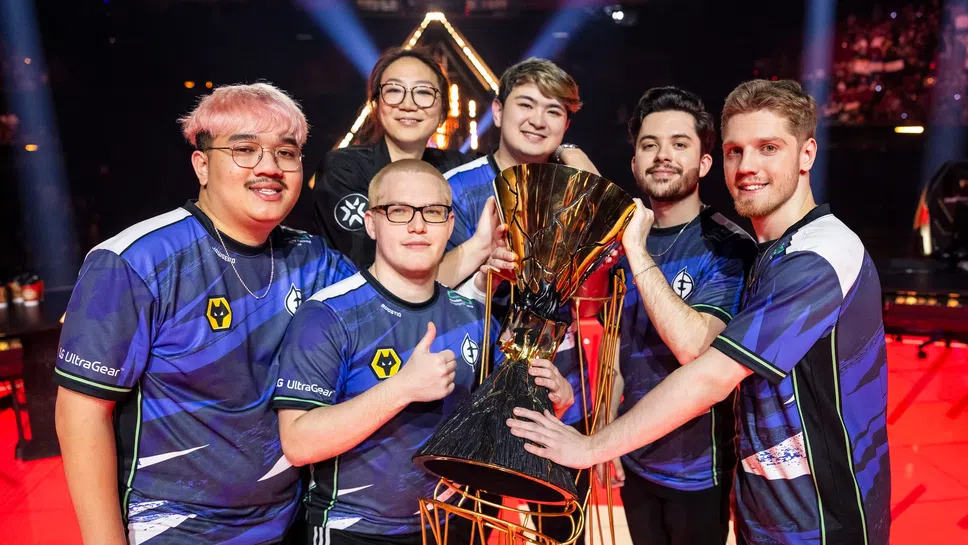 EG запазва един от играчите си