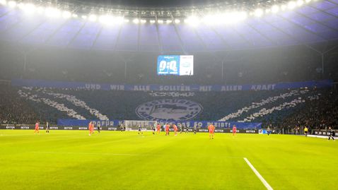  Най-малко 30 почитатели са ранени след конфликти с полицията преди мача сред Херта и Шалке 