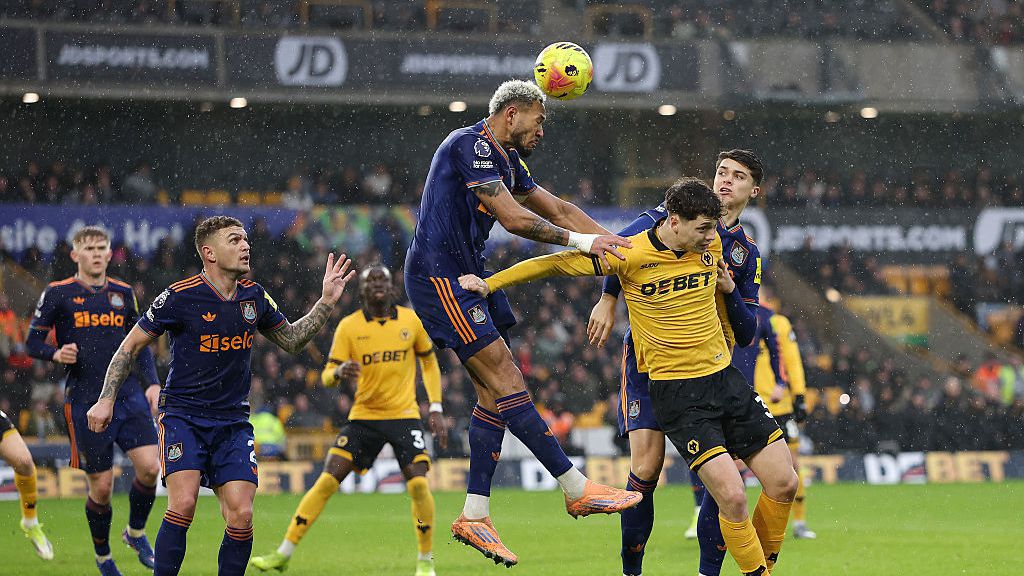 Нюкасъл отново се провали като гост, "вълците" без поражение в пореден мач