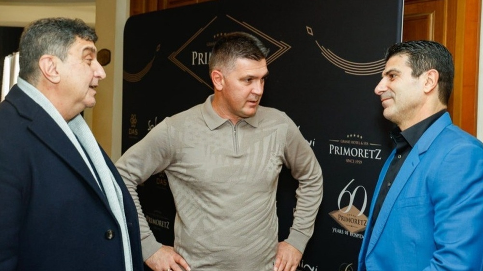 Близо 100 представители на футболни клубове от Югоизточна и Североизточна