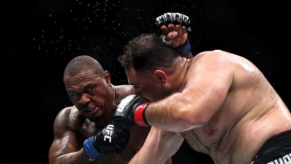 Боецът на UFC в тежка категория Мохамед Усман поема пълна