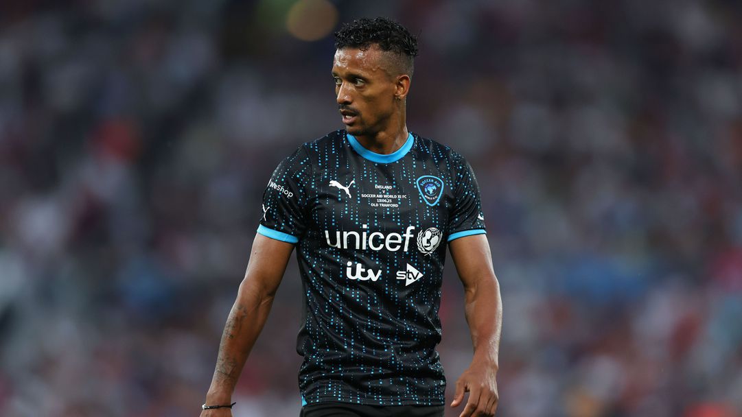 Бивша звезда на Ман Юнайтед ще поднови кариерата си в Казахстан