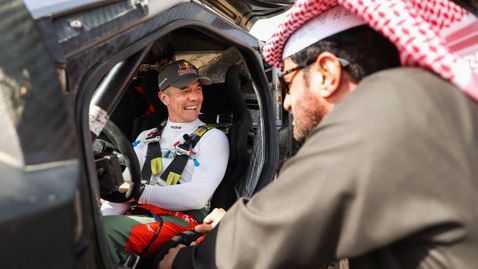 Льоб след 13 спукани гуми в "Дакар": Колите са здрави, гумите са слабото звено