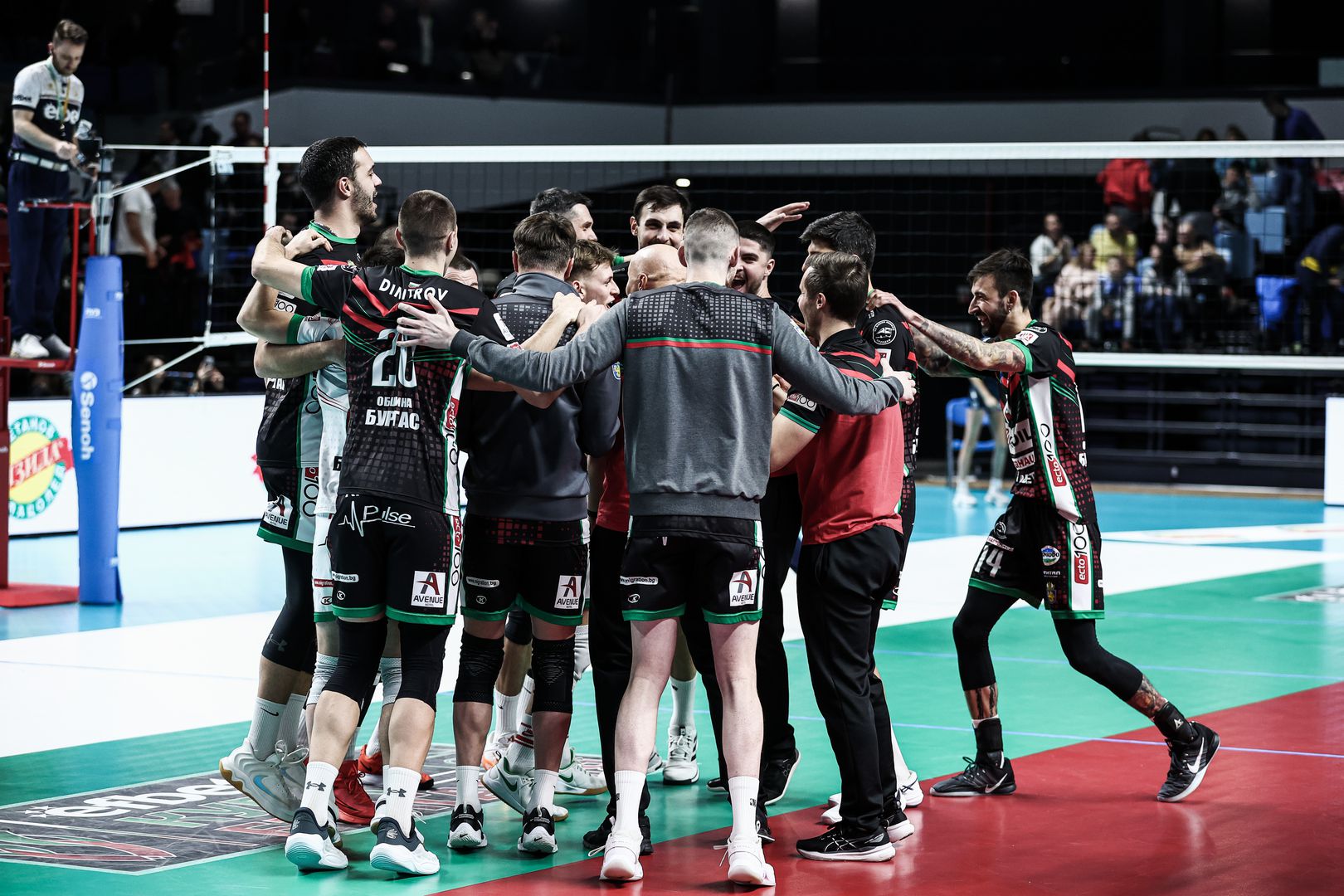 Нефтохимик : Пирин