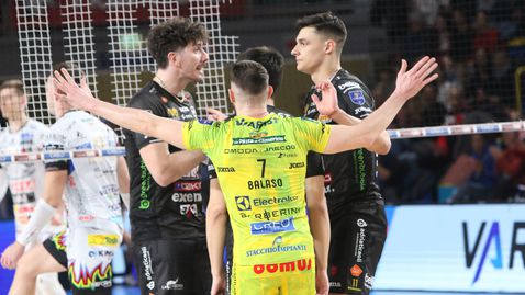 Супер Алекс Николов с 19 точки, но Лубе загуби дербито с Перуджа