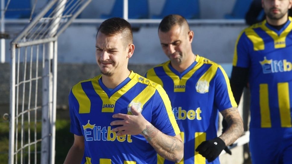 Севлиево и Янтра (Полски Тръмбеш) счупиха гредите за 0:0