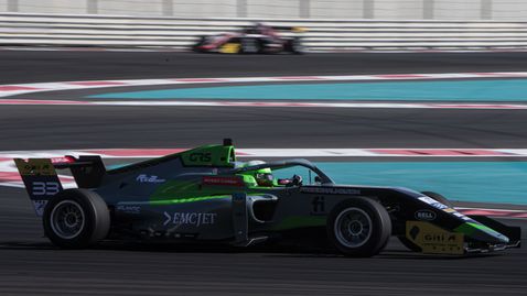  Никола Цолов започва в Топ 20 на „ Яс Марина ” 