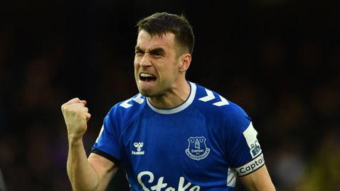  Евертън завоюва жизненоважната борба с Лийдс и се измъкна от зоната на изпадащите 