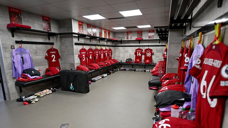 Нюкасъл посреща Ливърпул на Сейнт Джеймсис Парк в един от