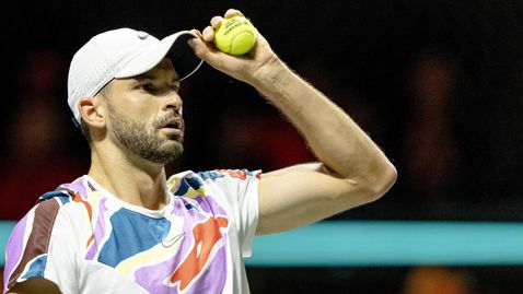  Медведев още веднъж спря Григор на полуфинал в зала 