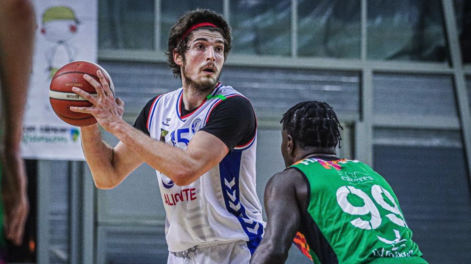 Константин Костадинов и Аликанте победиха Менорка в баскетболното първенство на Испания