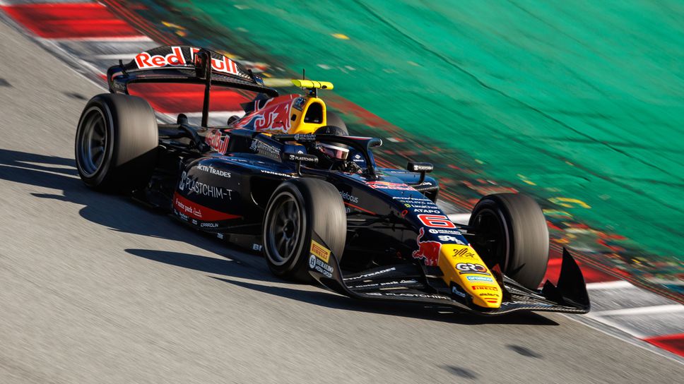 Никола Цолов води атаката на Ред Бул Джуниър Тим