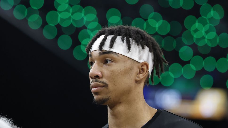 Гардът на Лос Анджелис Клипърс Джордан Милър ще подпише нов