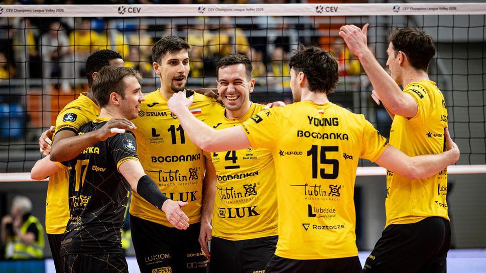 Капитанът на националния отбор на България Алекс Грозданов и първенецът