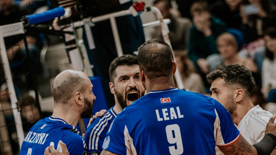 Отборът на Халкбанк Анкара в който играят бившите национали Матей