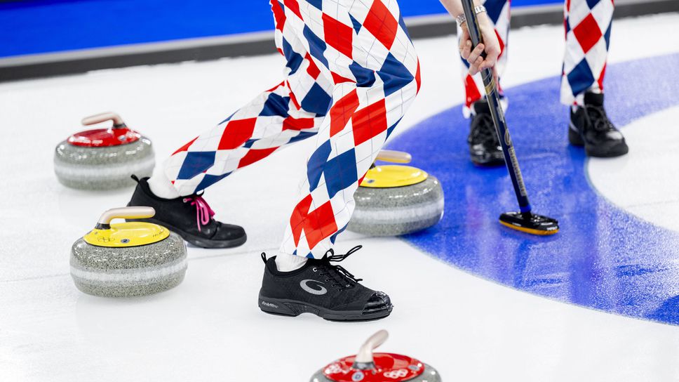 Норвежките кърлинг състезатели отново се появиха със своите емблематични шантави
