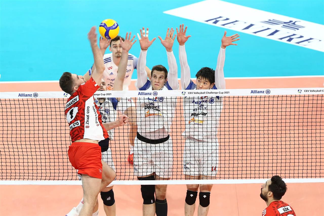 Мартин Атанасов и Зиратбанк играха силно, но загубиха първия финал на “Чалънж къп” от Алианц (Милано)