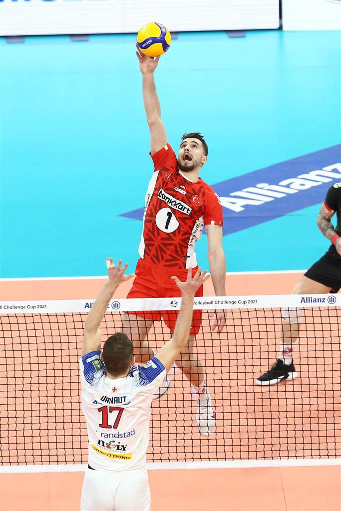 Мартин Атанасов и Зиратбанк играха силно, но загубиха първия финал на “Чалънж къп” от Алианц (Милано)