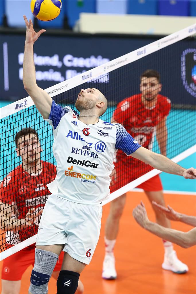 Мартин Атанасов и Зиратбанк играха силно, но загубиха първия финал на “Чалънж къп” от Алианц (Милано)