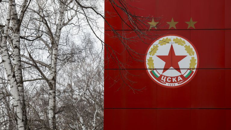 Година след обещанието: чужденци пречат на ЦСКА - София да махне тирето