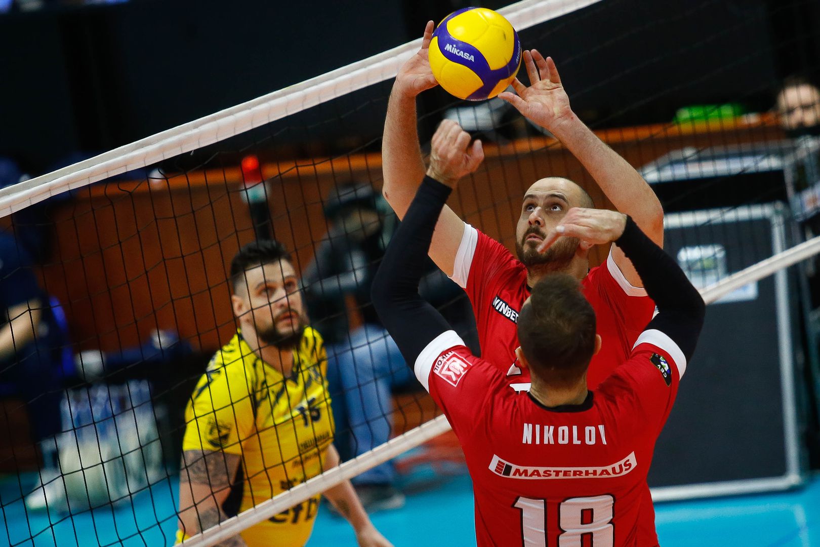 Полуфинал №2: Хебър - Нефтохимик