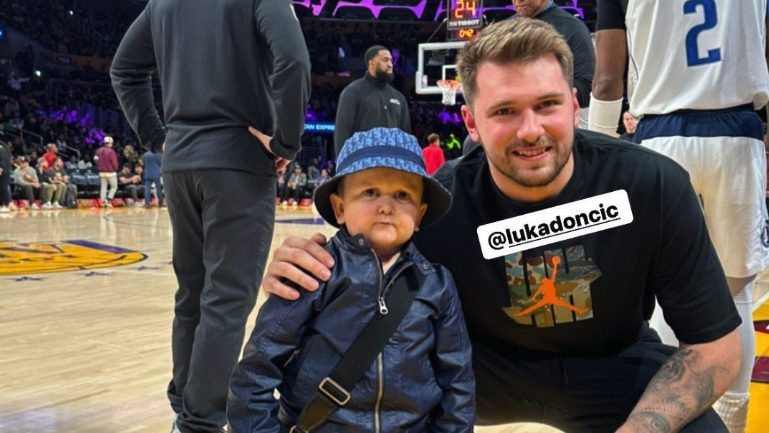 Хасбула открадна шоуто на мач от НБА, снима се с Лука Дончич