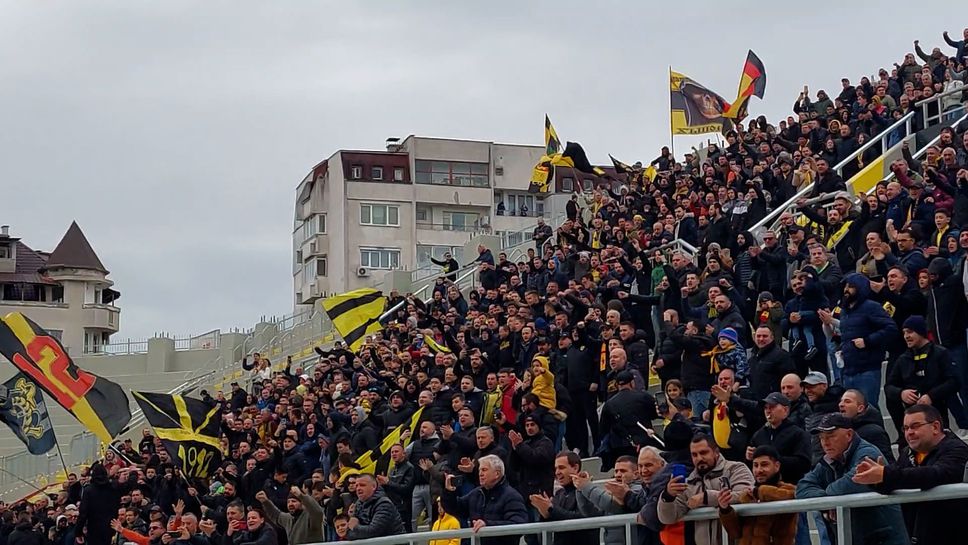 "Колежа" отново оживя, феновете на Ботев (Пд) надъхаха играчите преди дербито