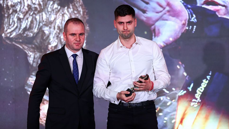 Наградата "Лъвско сърце - Трифон Иванов" е за Петър Хубчев