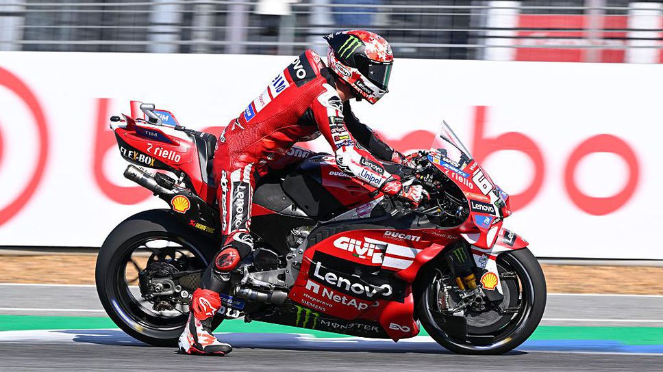 Баная се надява уличните трасета в MotoGP да не са „състезания на паркинг“