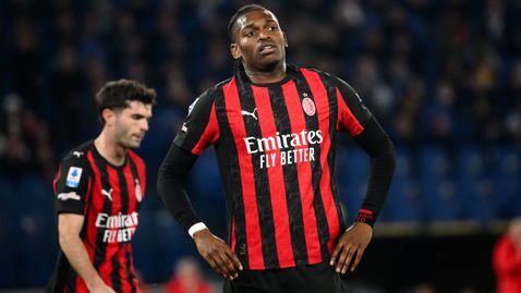 Примирие в Милан: Леао и Пулишич си стиснаха ръцете