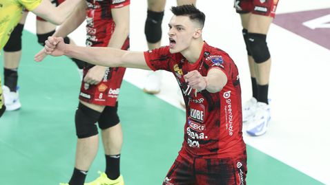 Страхотен Алекс Николов с 25 точки и MVP, Лубе на полуфинал в Италия