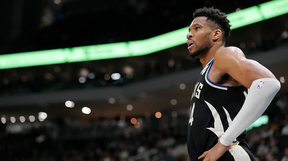 Янис аут за поне седмица