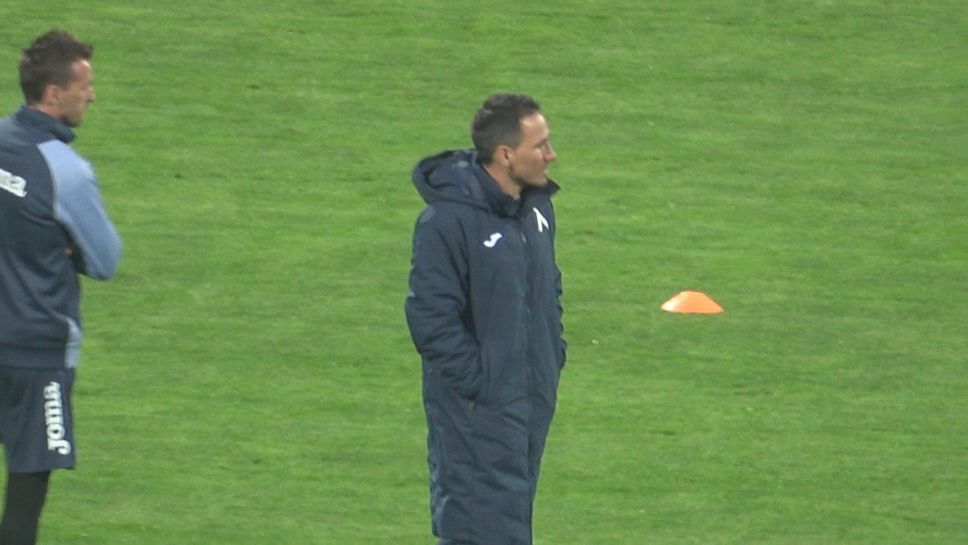 Веско Минев участва в загрявката на Левски за дербито с Лудогорец
