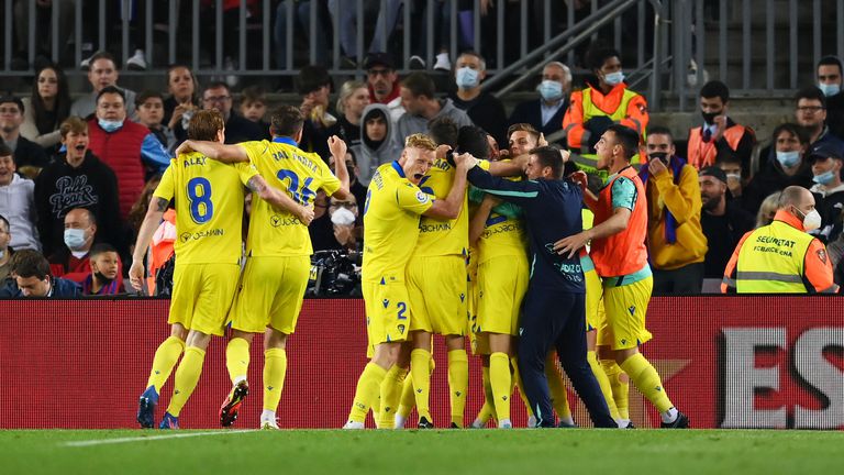  Кадис шокира Барселона на 