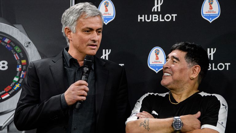 Тази вечер посреща на стадион Диего Армандо Марадона в Неапол