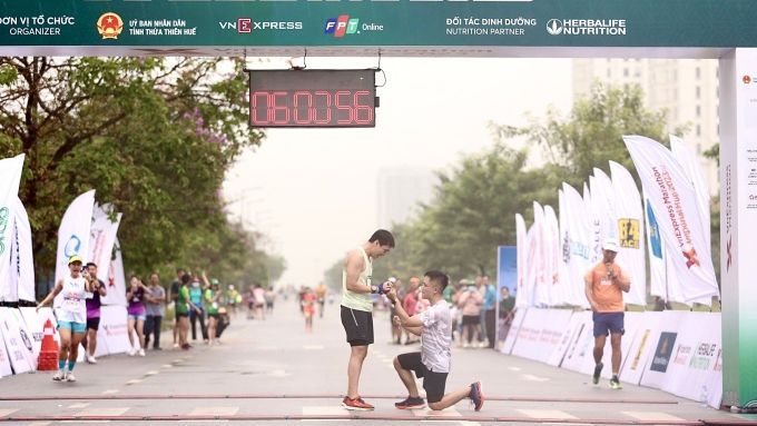 Мъж предложи на своя приятел на финала на маратон