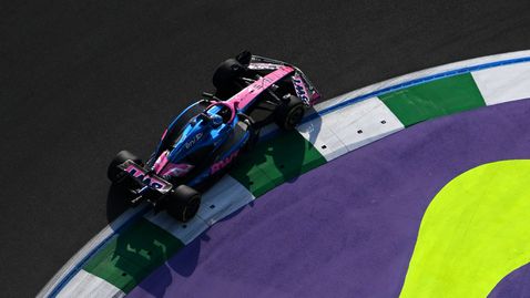  Пиер Гасли изненадващо оглави класирането в първата подготовка в Джеда 